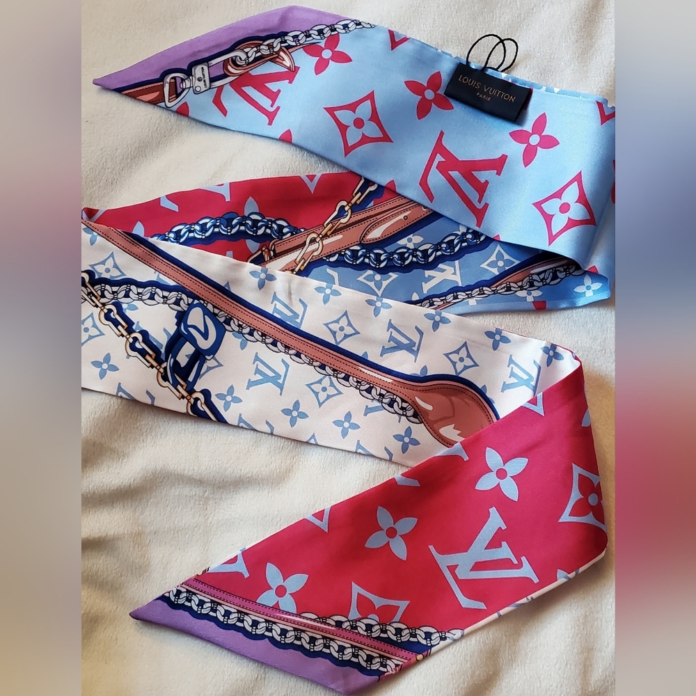 Accessory; 100% Silk